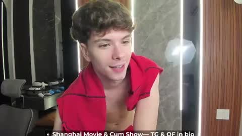 Snapshot of calvin_loves_you chatting on 07-04-26, 03:07 Hey I am Calvin online show from 07-04-26, 03:07