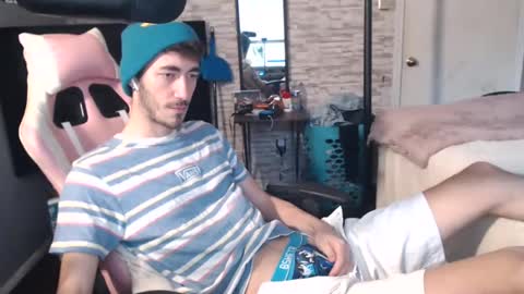 Snapshot of calvin_tanner chatting on 12-18-24, 03:22 calvin_tanner online show from 12-18-24, 03:22