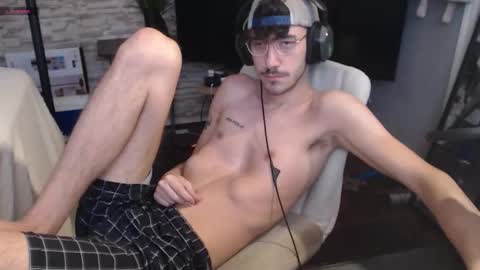 Snapshot of calvin_tanner chatting on 10-13-25, 04:29 calvin_tanner online show from 10-13-25, 04:29