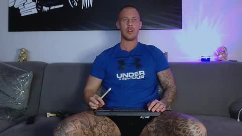 Snapshot of calvinhunt69 chatting on 01-08-25, 08:39 Calvin online show from 01-08-25, 08:39