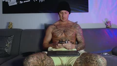 Snapshot of calvinhunt69 chatting on 01-11-25, 07:49 Calvin online show from 01-11-25, 07:49