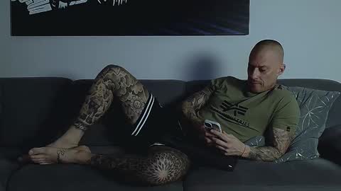 Snapshot of calvinhunt69 chatting on 11-10-25, 10:42 Calvin online show from 11-10-25, 10:42