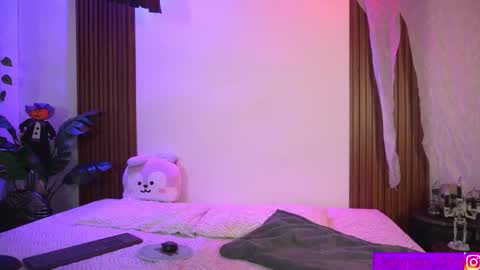 Calypso and Kayla online show from 10-12-25, 01:48