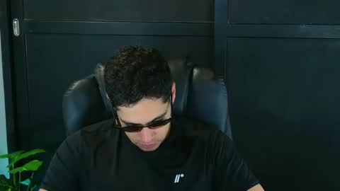 camara110 online show from 02-16-25, 06:43