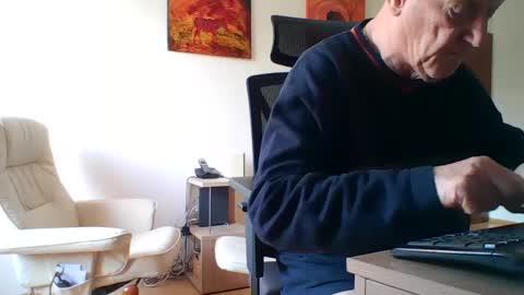 camcologne online show from 01-10-25, 10:28