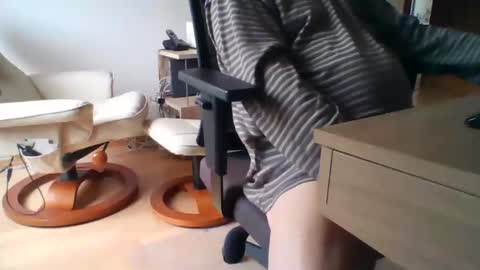 Snapshot of camcologne chatting on 09-30-25, 07:35 camcologne online show from 09-30-25, 07:35