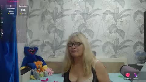 CamDiva1 online show from 01-14-26, 02:39