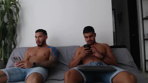 Snapshot of cameronboyx chatting on 09-11-25, 08:42 Jose online show from 09-11-25, 08:42