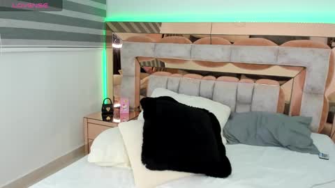 Snapshot of cami_lovers1 chatting on 12-04-24, 04:32 camii online show from 12-04-24, 04:32