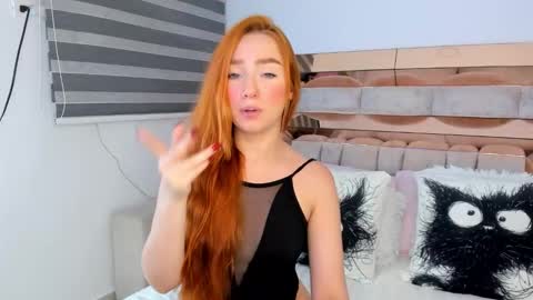 Snapshot of cami_lovers1 chatting on 11-25-25, 12:21 camii online show from 11-25-25, 12:21