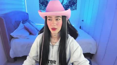 Snapshot of camiilaatorres chatting on 10-09-25, 06:50 camila online show from 10-09-25, 06:50