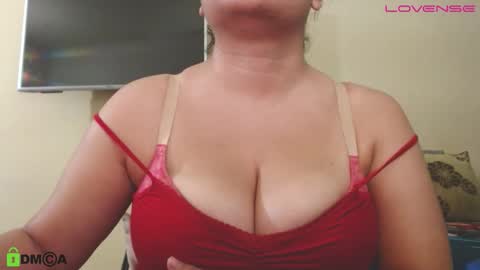 Snapshot of camiilahotxxx chatting on 01-06-26, 12:09 Camila online show from 01-06-26, 12:09