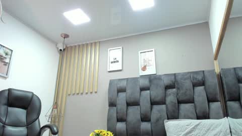 Snapshot of camila__herrera chatting on 12-21-24, 12:49 Camila online show from 12-21-24, 12:49