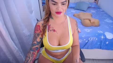 Snapshot of camila__palmer chatting on 10-17-25, 07:55 online show from 10-17-25, 07:55