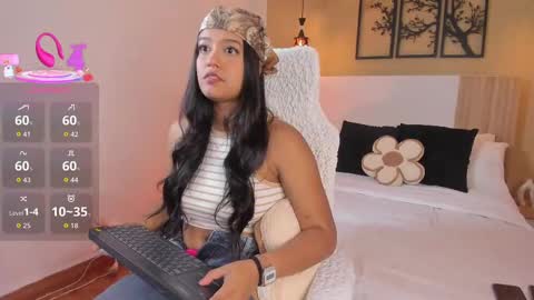 camila_bustamante_ online show from 10-01-25, 02:56