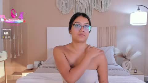 Snapshot of camila_bustamante_ chatting on 06-04-26, 02:01 camila_bustamante_ online show from 06-04-26, 02:01