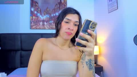 Snapshot of camila_coxx chatting on 02-03-25, 12:03 s online show from 02-03-25, 12:03