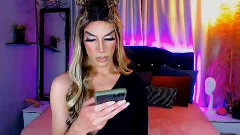 Snapshot of camila_hoottie chatting on 12-22-24, 03:44 Camila online show from 12-22-24, 03:44