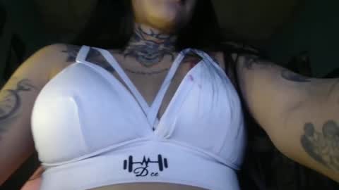 camila_love14 online show from 02-26-26, 11:04