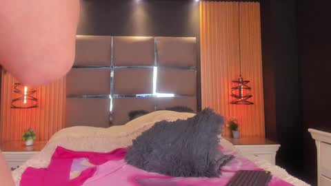 Snapshot of camila_martinez9 chatting on 01-21-25, 02:37 camila_martinez9 online show from 01-21-25, 02:37