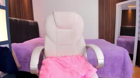 Snapshot of camila_martinez9 chatting on 02-12-25, 11:29 camila_martinez9 online show from 02-12-25, 11:29