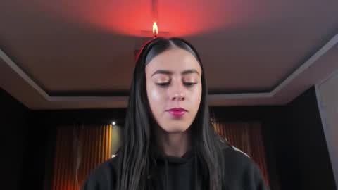 Snapshot of camila_martinez9 chatting on 10-23-25, 11:31 camila_martinez9 online show from 10-23-25, 11:31