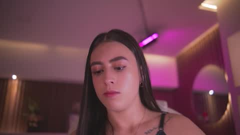 Snapshot of camila_martinez9 chatting on 12-17-25, 11:38 camila_martinez9 online show from 12-17-25, 11:38