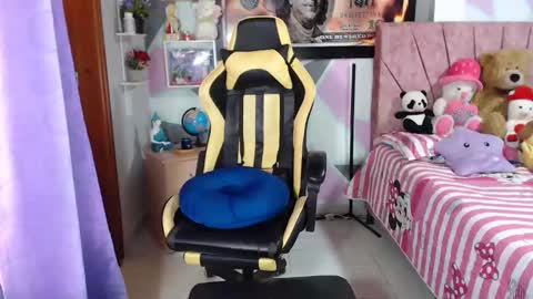 Snapshot of camila_rosess chatting on 12-17-25, 11:49 valentinaEpic way Ive been fucked 1515 online show from 12-17-25, 11:49