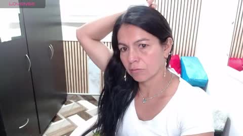 Camila Vargas online show from 05-30-26, 06:49