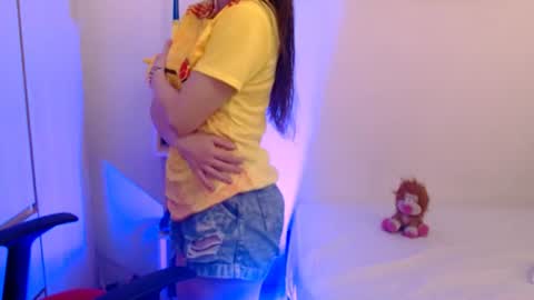Camila ventura online show from 06-18-26, 01:59