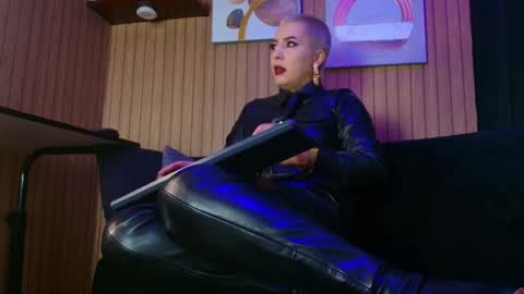    online show from 02-06-26, 08:18