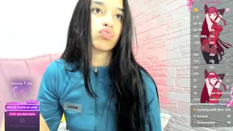 Snapshot of camilavill chatting on 02-25-25, 04:14 CamilaVill online show from 02-25-25, 04:14