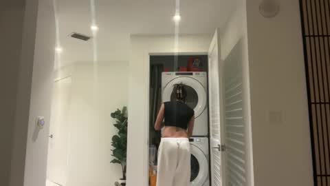 Snapshot of camiliakxoxo chatting on 02-12-26, 05:35 camiliakxoxo online show from 02-12-26, 05:35