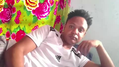 Snapshot of camilla_henzell chatting on 12-16-25, 06:57 Camic Henzell online show from 12-16-25, 06:57