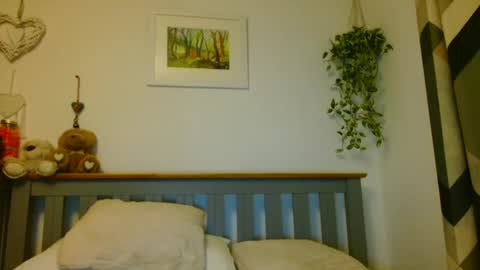 Camilla Jayne online show from 03-08-25, 12:11