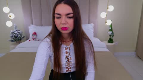 Snapshot of camillalarson chatting on 12-30-24, 03:03 Camilla online show from 12-30-24, 03:03