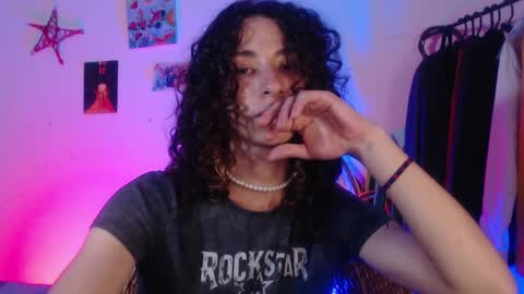 Snapshot of camille_delrey chatting on 01-15-25, 03:43 Camille online show from 01-15-25, 03:43