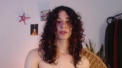 Snapshot of camille_delrey chatting on 01-21-25, 04:54 Camille online show from 01-21-25, 04:54