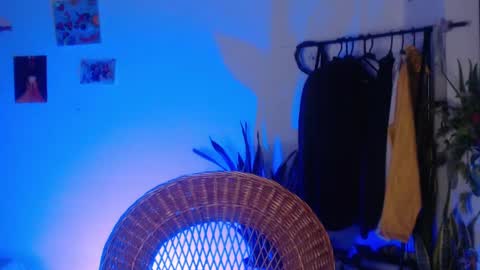 Snapshot of camille_delrey chatting on 01-27-25, 11:00 Camille online show from 01-27-25, 11:00