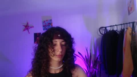 Snapshot of camille_delrey chatting on 01-28-25, 02:21 Camille online show from 01-28-25, 02:21