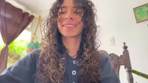 Snapshot of camille_delrey chatting on 11-02-25, 04:31 Camille online show from 11-02-25, 04:31