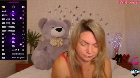 Snapshot of camille_game chatting on 12-03-24, 06:37 Camille Game online show from 12-03-24, 06:37