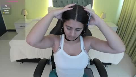 Snapshot of camille_olsen_ chatting on 10-27-25, 11:36 Camille online show from 10-27-25, 11:36