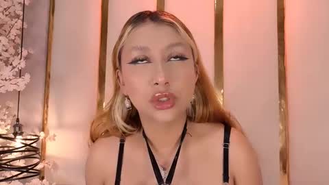 Snapshot of camillemilano chatting on 10-20-25, 06:14 camille milano online show from 10-20-25, 06:14