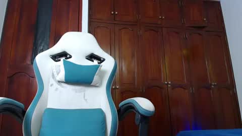 camilo_contre21 online show from 07-01-26, 07:13