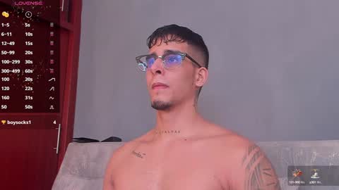 Snapshot of camilo_ospina_ chatting on 12-19-24, 04:56 INDEPENDENT MODEL online show from 12-19-24, 04:56