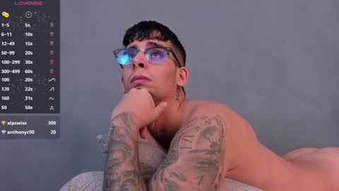 Snapshot of camilo_ospina_ chatting on 01-17-25, 01:46 INDEPENDENT MODEL online show from 01-17-25, 01:46