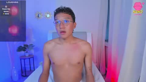 camilo_santoss online show from 07-10-26, 11:07