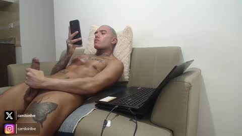 Snapshot of camiloinlive chatting on 12-21-25, 08:38 camiloinlive online show from 12-21-25, 08:38