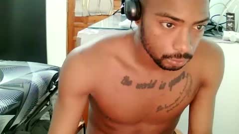 Snapshot of camilopolla22 chatting on 06-24-26, 06:40 camilopolla22 online show from 06-24-26, 06:40